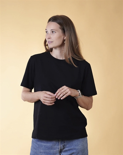  Elsk - Basic Womans Classic T-Shirt - Black
